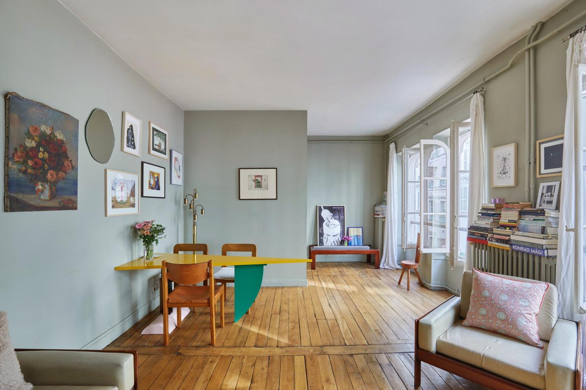 Charming 1br Rue Des Martyrs * Parijs