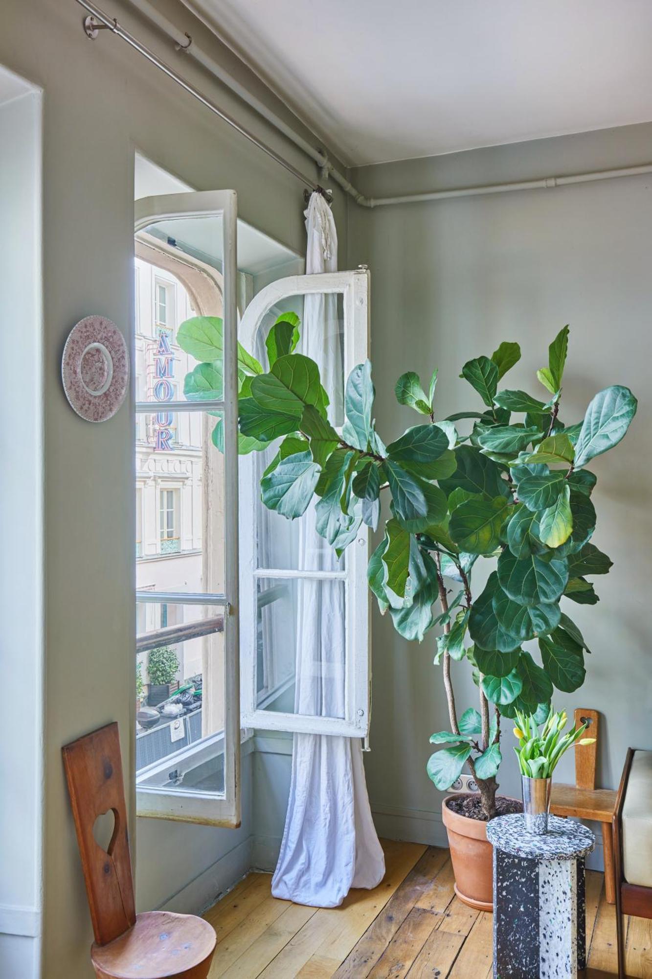 Charming 1br Rue Des Martyrs * Parijs