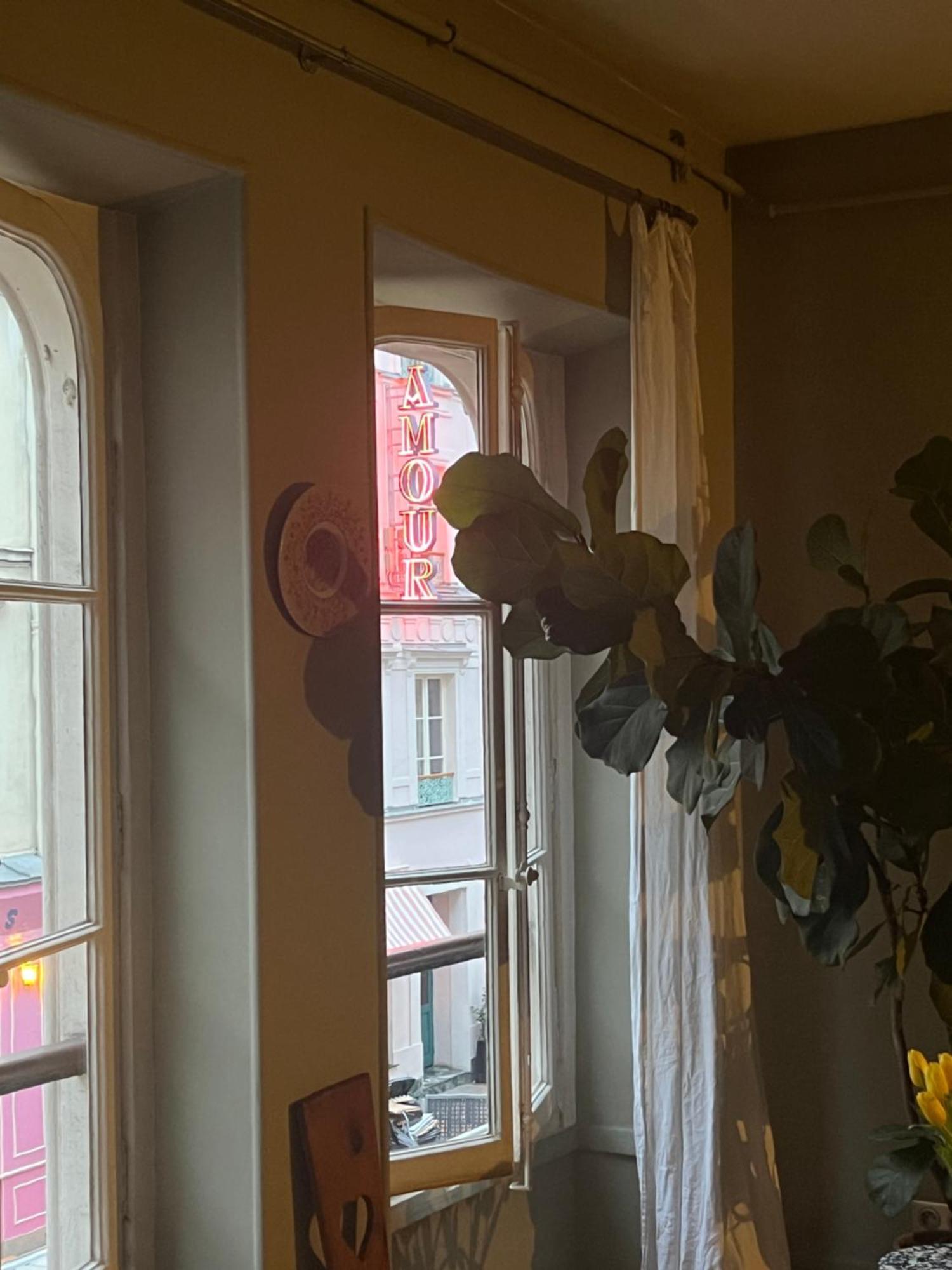 Charming 1br Rue Des Martyrs *
